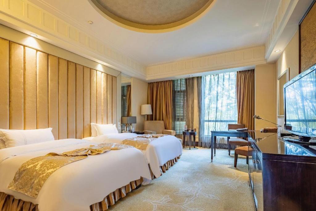 Sichuan Tennis International Hotel Main Building Чънду Екстериор снимка