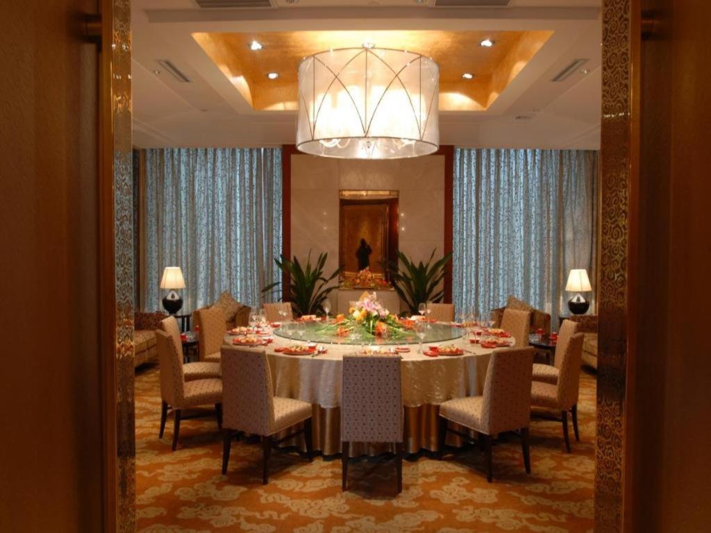 Sichuan Tennis International Hotel Main Building Чънду Екстериор снимка